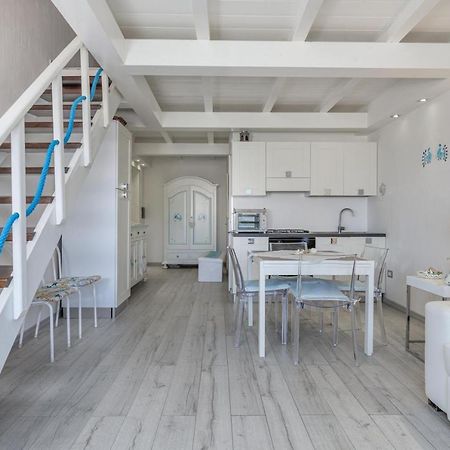 Giglio Apartment Vista Mare E Parcheggio Privato Porto Rotondo Bagian luar foto