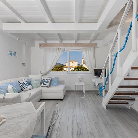 Giglio Apartment Vista Mare E Parcheggio Privato Porto Rotondo Bagian luar foto