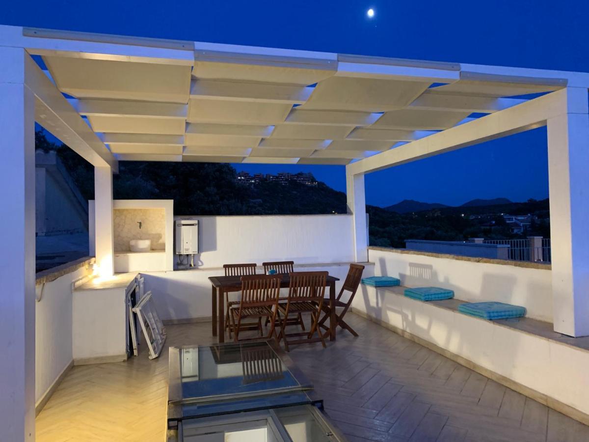 Giglio Apartment Vista Mare E Parcheggio Privato Porto Rotondo Bagian luar foto