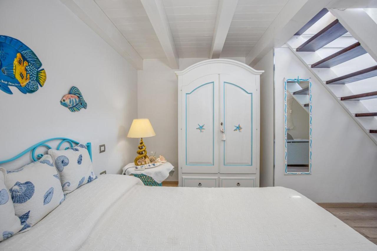 Giglio Apartment Vista Mare E Parcheggio Privato Porto Rotondo Bagian luar foto